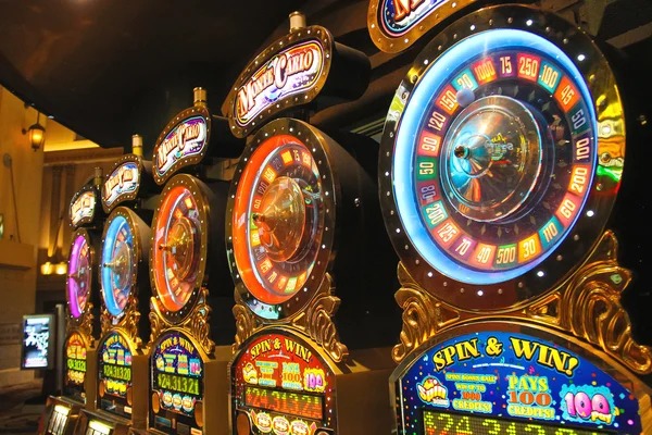Kembang Kempis reel expansion animation showing multiplier symbols on yutogel